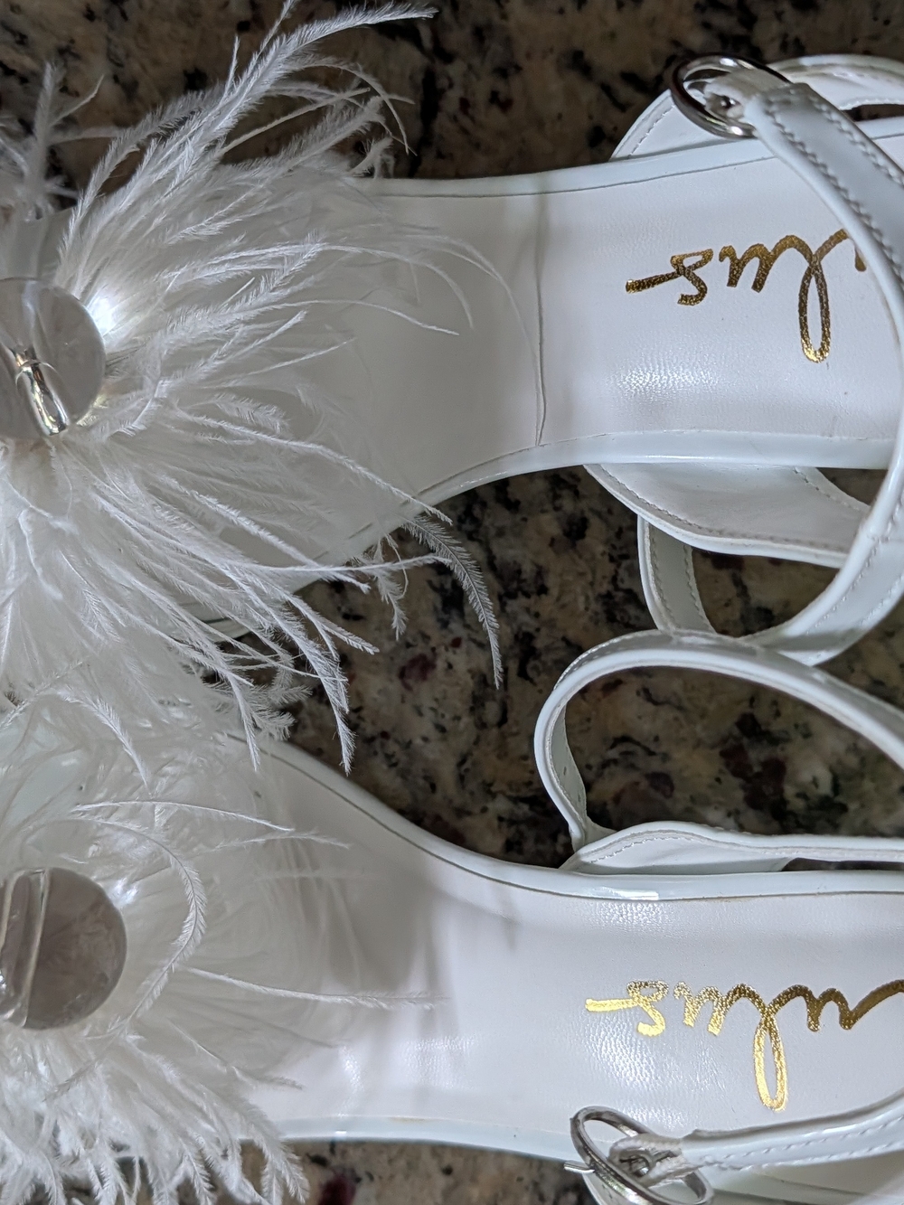 Lulu's White Feather Accent Block Heel Sandals Sz 6 - Picture 3 of 13